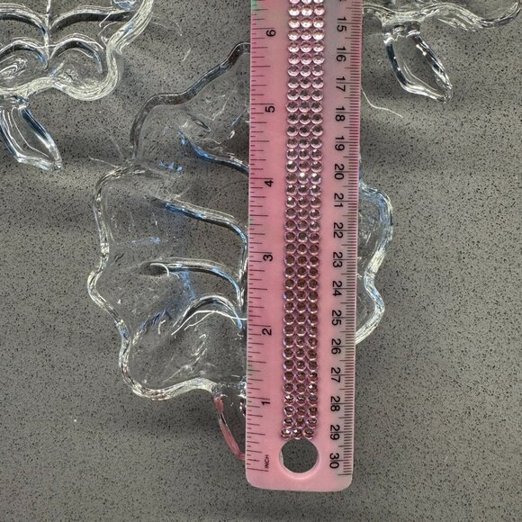 Clear Glass Leaf Bowls – Vintage Pressed Glass – Set of 3 - Picture 4 of 8